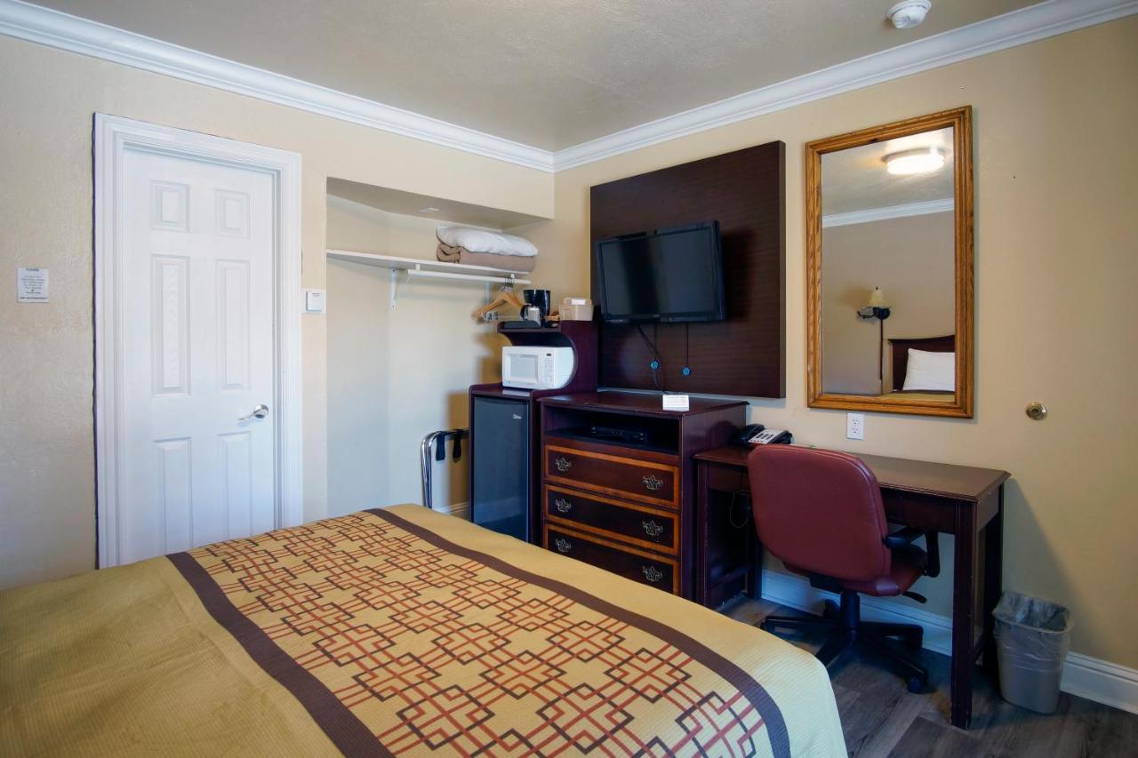 Charm Motel & Suites Burney Εξωτερικό φωτογραφία