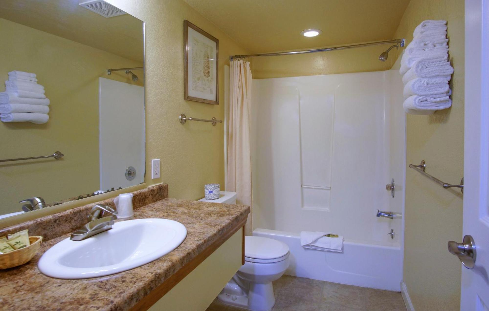 Charm Motel & Suites Burney Εξωτερικό φωτογραφία