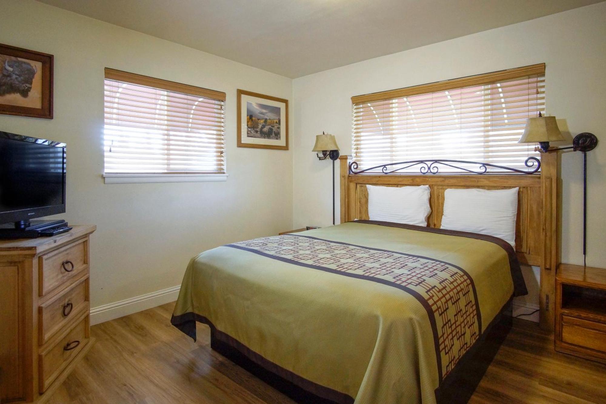 Charm Motel & Suites Burney Εξωτερικό φωτογραφία