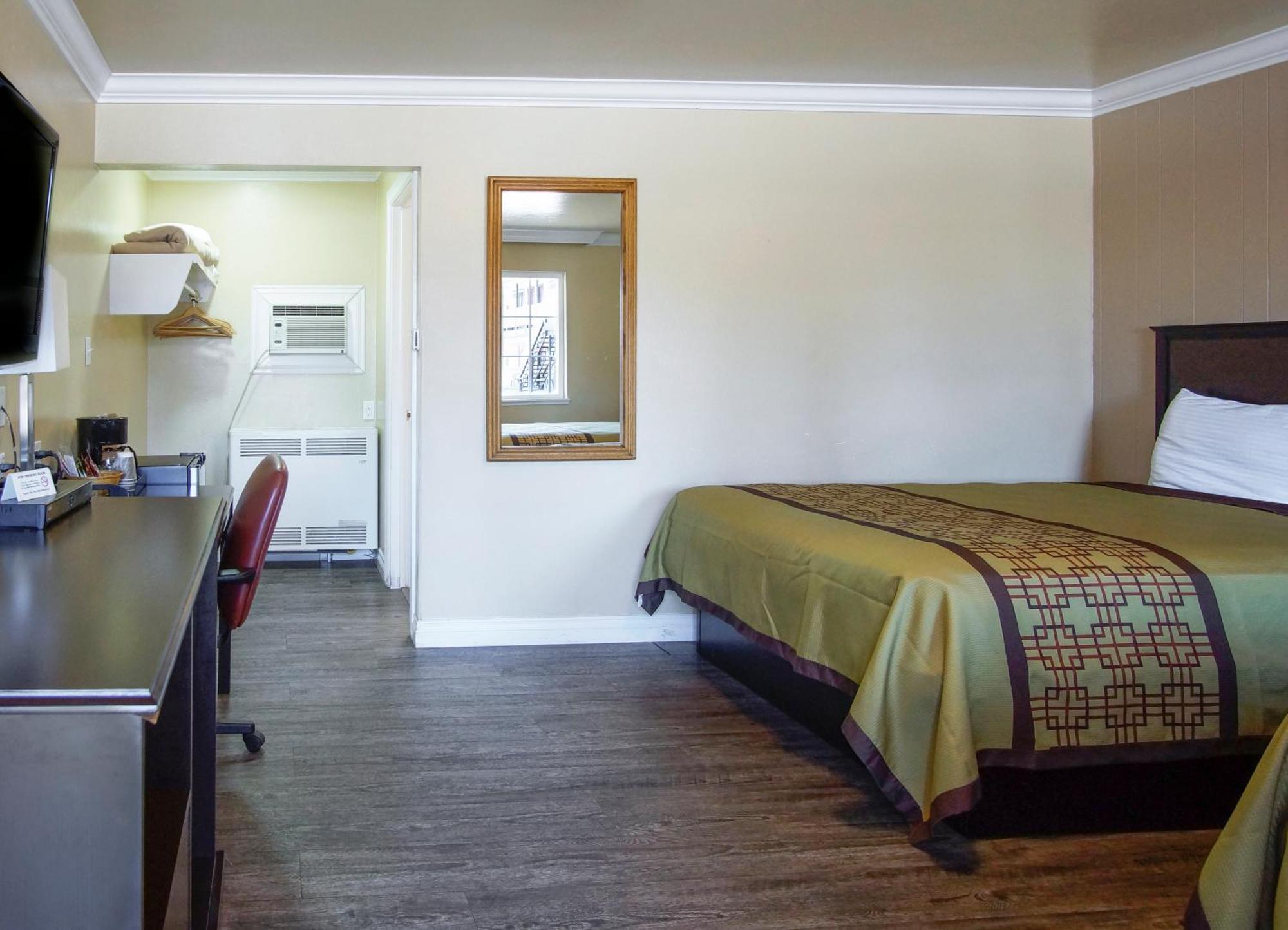 Charm Motel & Suites Burney Εξωτερικό φωτογραφία