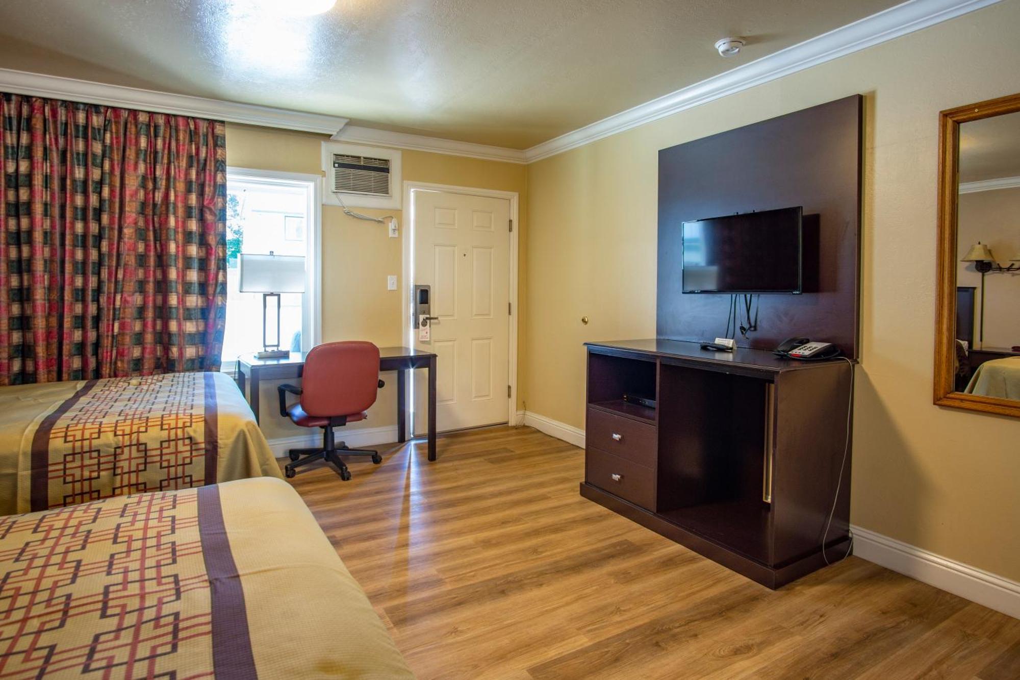 Charm Motel & Suites Burney Εξωτερικό φωτογραφία
