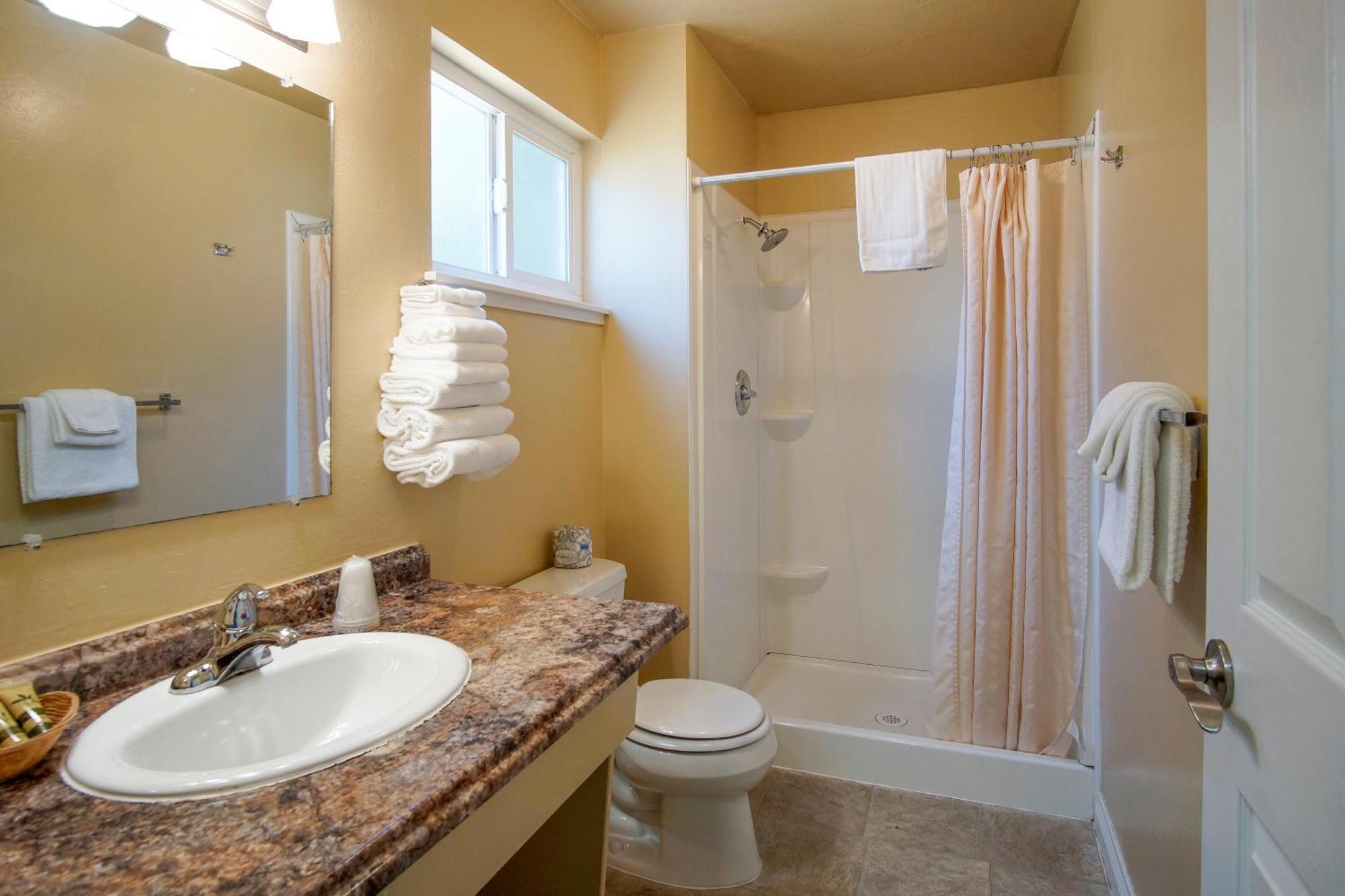 Charm Motel & Suites Burney Εξωτερικό φωτογραφία