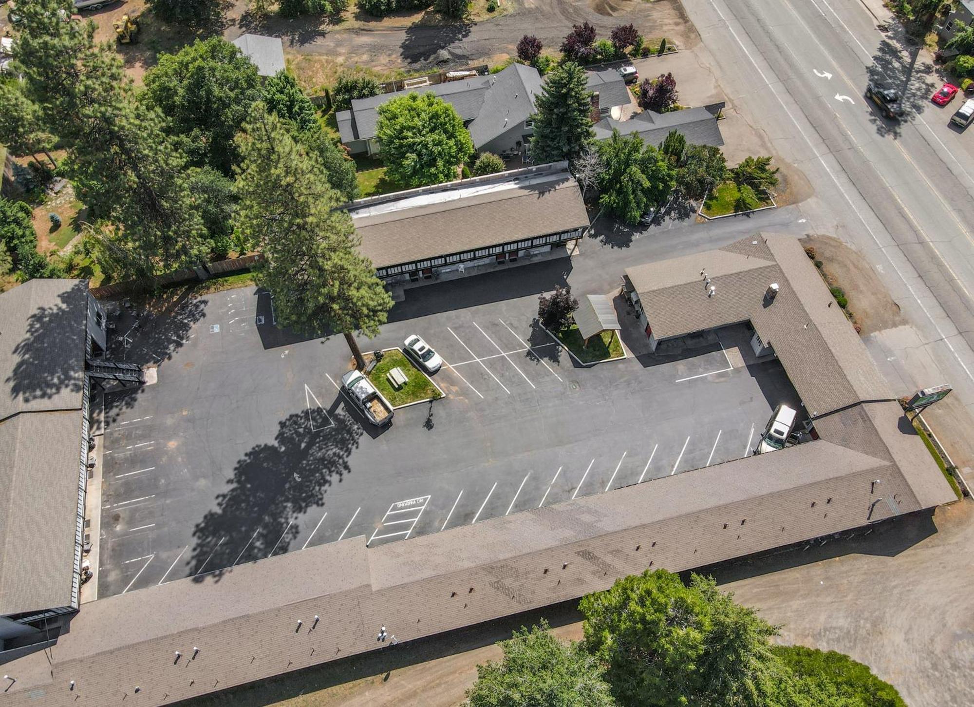 Charm Motel & Suites Burney Εξωτερικό φωτογραφία
