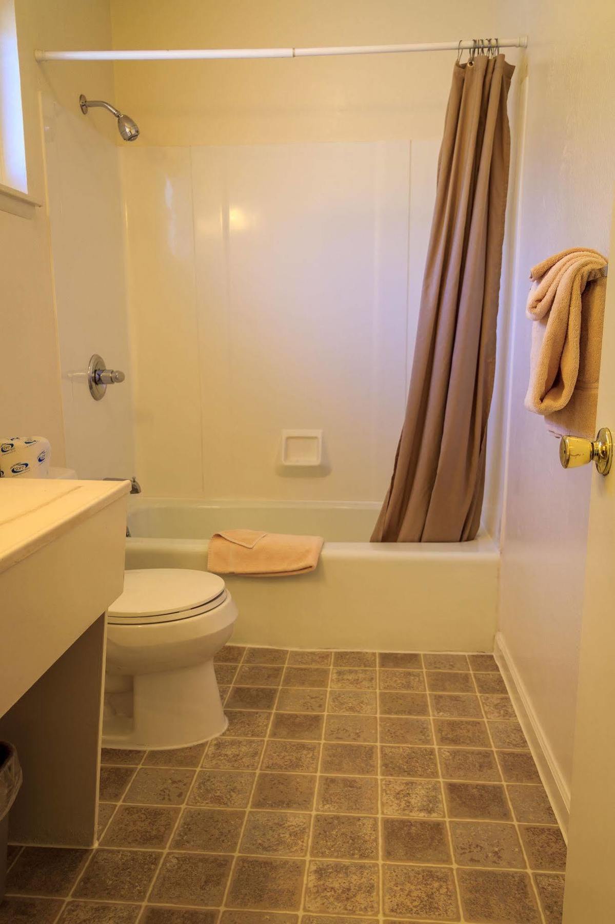 Charm Motel & Suites Burney Εξωτερικό φωτογραφία