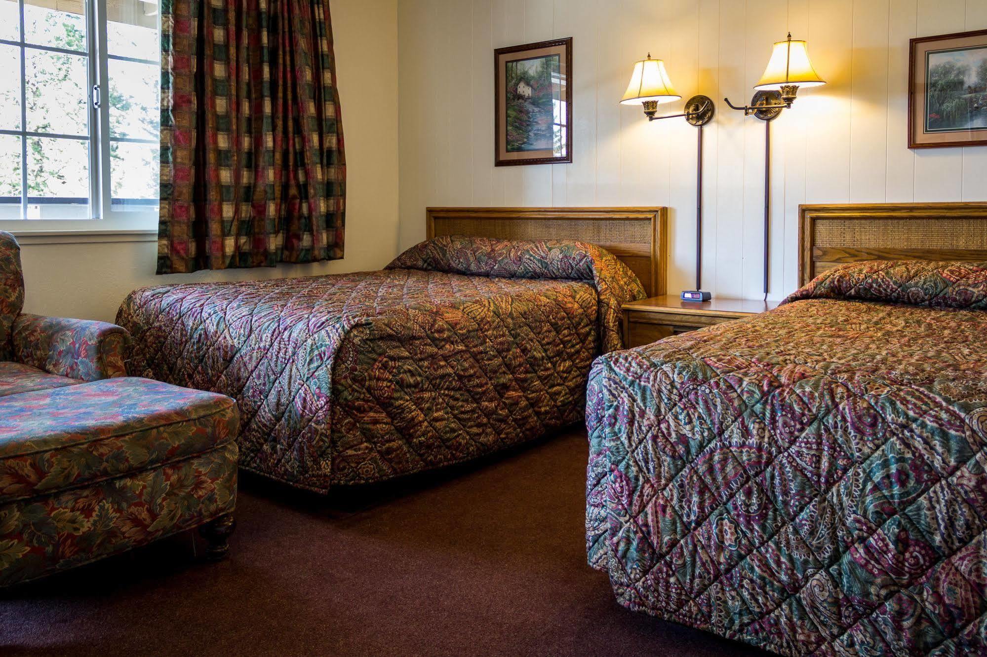 Charm Motel & Suites Burney Εξωτερικό φωτογραφία