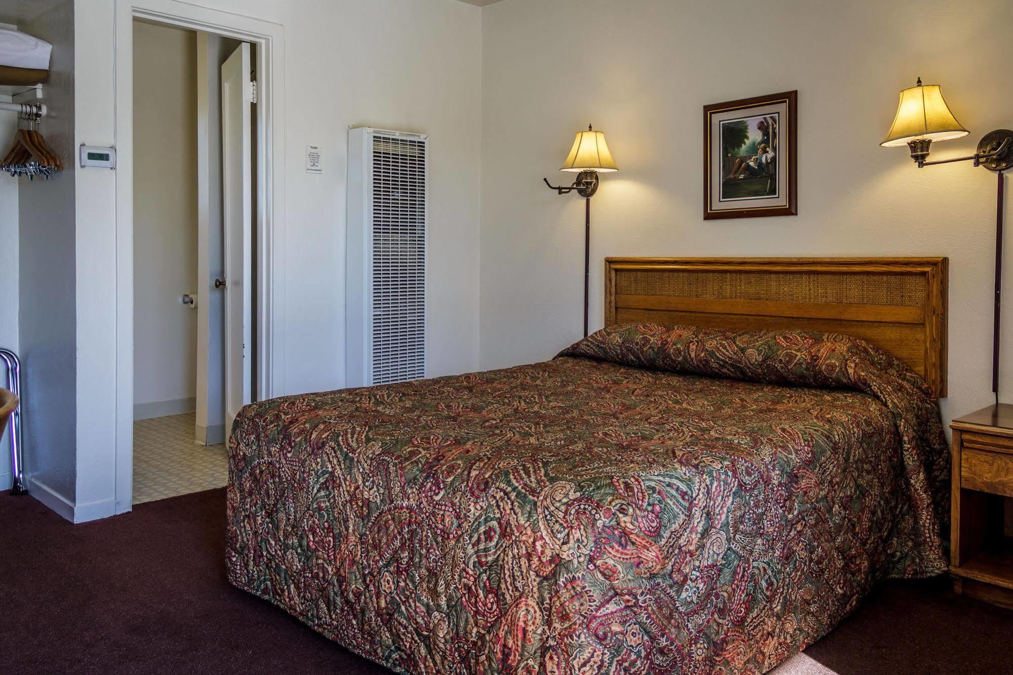 Charm Motel & Suites Burney Εξωτερικό φωτογραφία