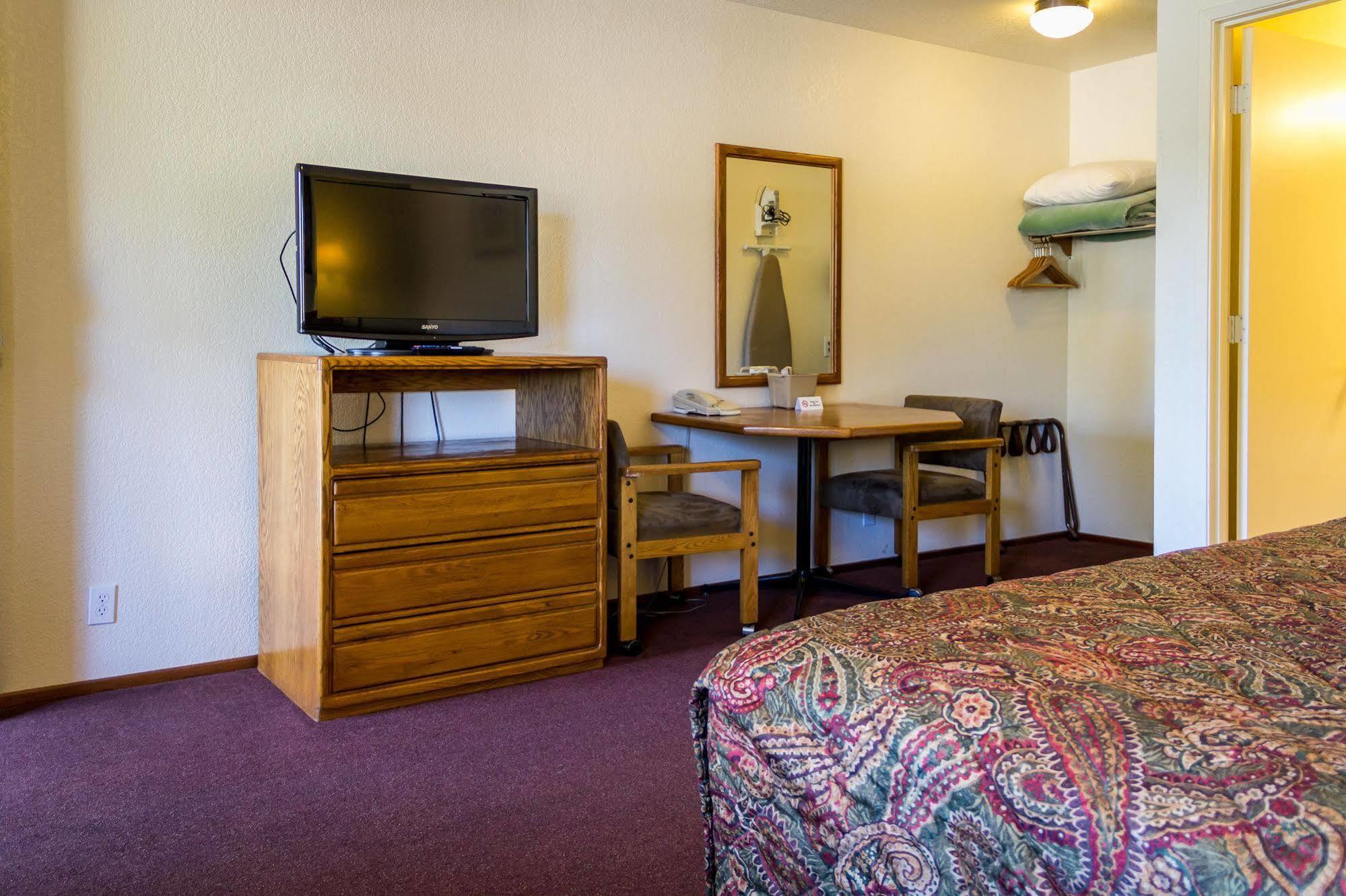 Charm Motel & Suites Burney Εξωτερικό φωτογραφία